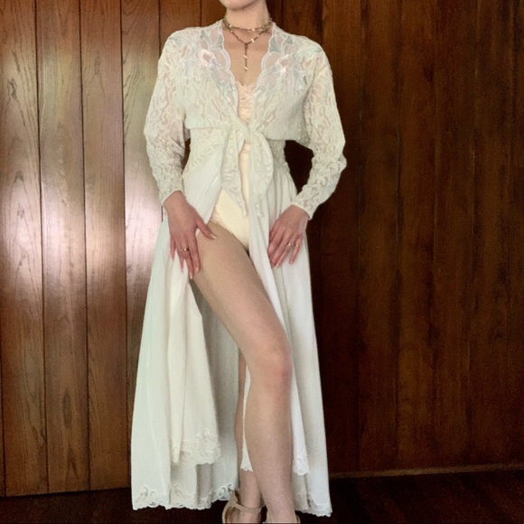 Dramatic 1980s Peignoir, Full Length, Lace Tie Front, Flora Nikrooz - Picture 11 of 16